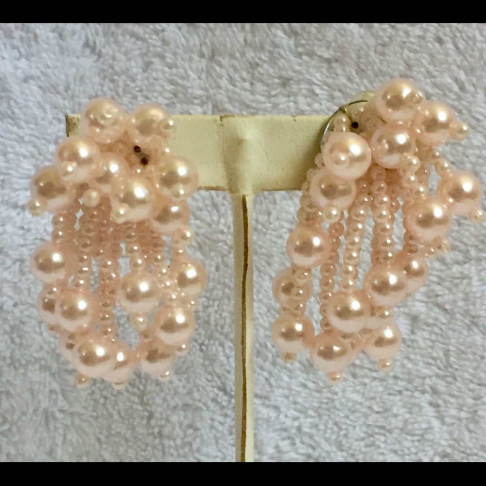 Vintage pearl dangle earrings pink clip on